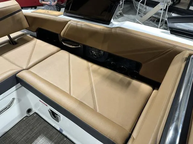 Slide: The Image of Cobalt R6 Surf 2025 - 21