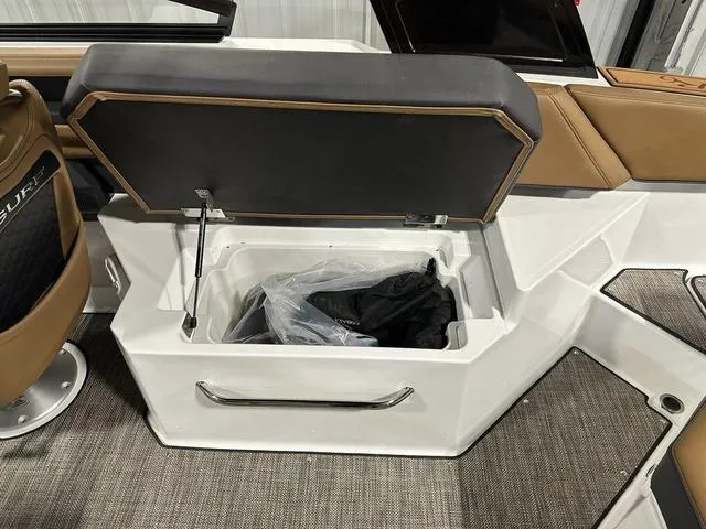 Slide: The Image of Cobalt R6 Surf 2025 - 23