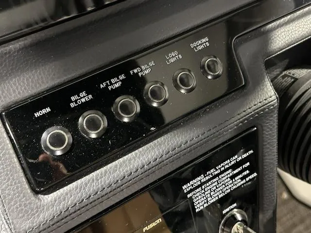 Slide: The Image of Cobalt R6 Surf 2025 - 27