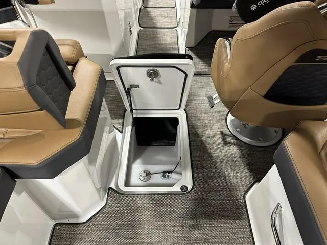 Slide: The Image of Cobalt R6 Surf 2025 - 32