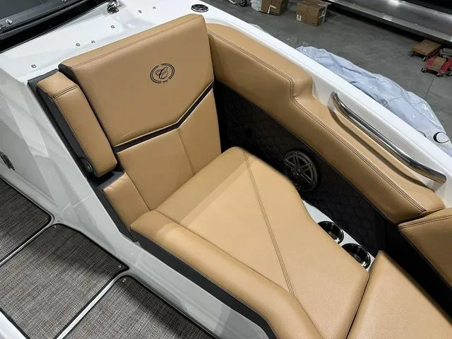 Slide: The Image of Cobalt R6 Surf 2025 - 39