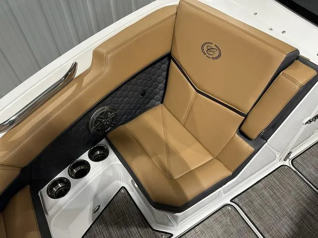 Slide: The Image of Cobalt R6 Surf 2025 - 40