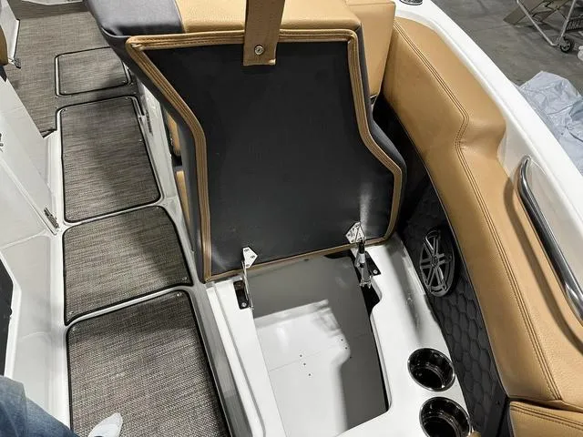 Slide: The Image of Cobalt R6 Surf 2025 - 43