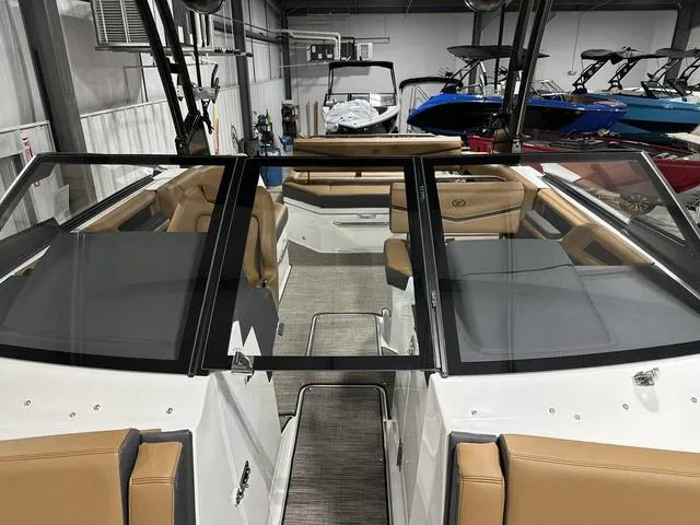 Slide: The Image of Cobalt R6 Surf 2025 - 45