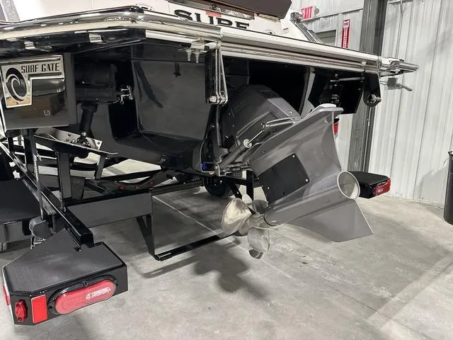 Slide: The Image of Cobalt R6 Surf 2025 - 7