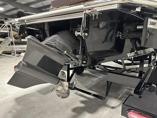 Slide: The Image of Cobalt R6 Surf 2025 - 8