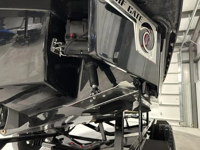 Slide: The Image of Cobalt R6 Surf 2025 - 9