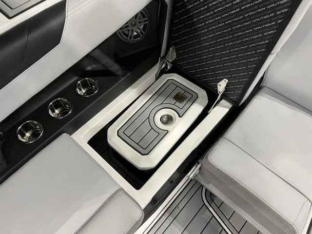 Slide: The Image of Nautique Super Air Nautique S23 2025 - 13