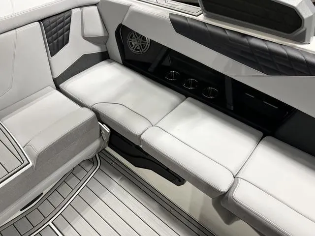 Slide: The Image of Nautique Super Air Nautique S23 2025 - 15