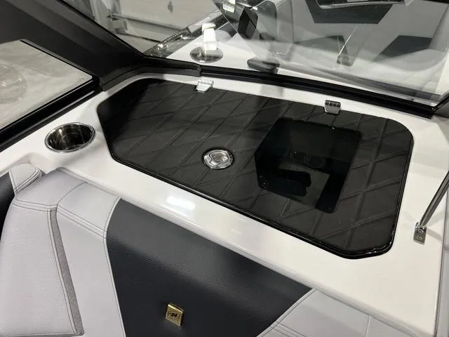 Slide: The Image of Nautique Super Air Nautique S23 2025 - 19