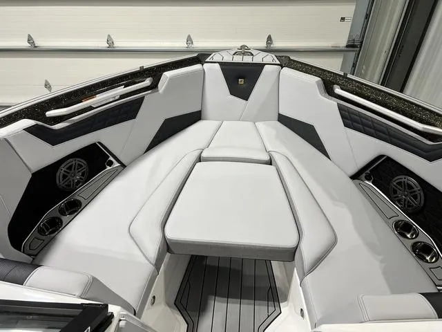 Slide: The Image of Nautique Super Air Nautique S23 2025 - 27