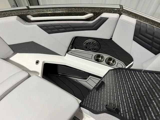 Slide: The Image of Nautique Super Air Nautique S23 2025 - 29