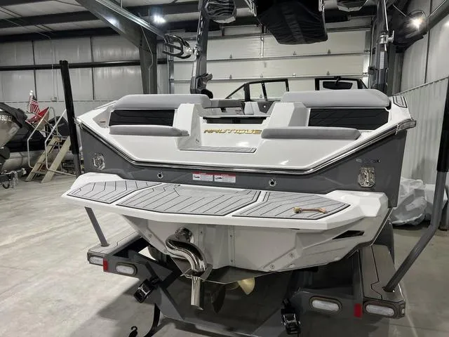 Slide: The Image of Nautique Super Air Nautique S23 2025 - 5