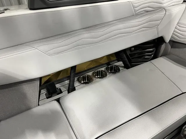 Slide: The Image of Nautique Super Air Nautique G23 2025 - 14