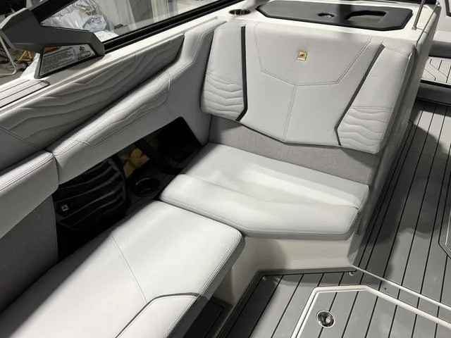 Slide: The Image of Nautique Super Air Nautique G23 2025 - 19