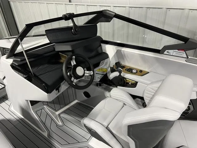Slide: The Image of Nautique Super Air Nautique G23 2025 - 22
