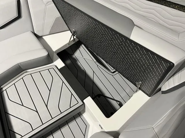 Slide: The Image of Nautique Super Air Nautique G23 2025 - 33