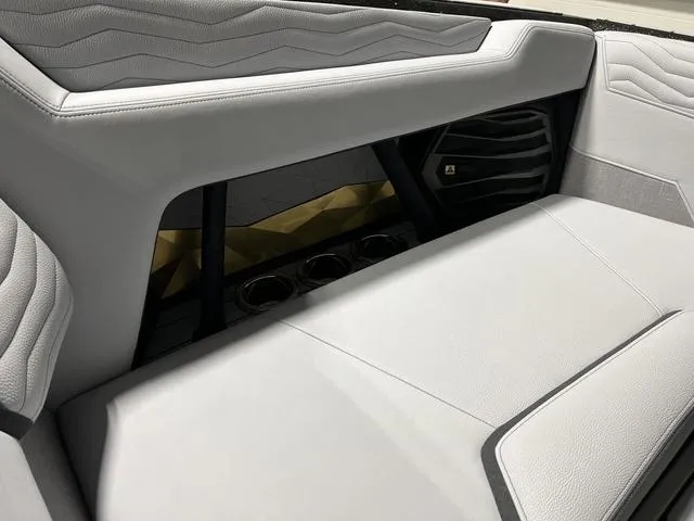 Slide: The Image of Nautique Super Air Nautique G23 2025 - 34