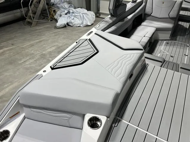 Slide: The Image of Nautique Super Air Nautique G23 2025 - 9