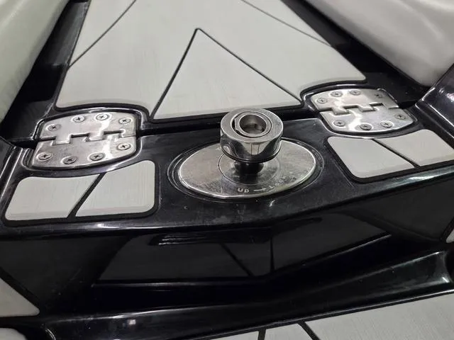 Slide: The Image of Malibu Wakesetter 23 LSV 2022 - 11