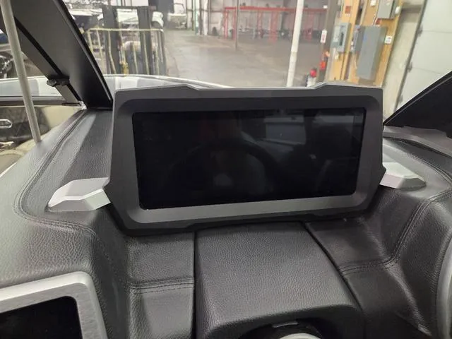 Slide: The Image of Malibu Wakesetter 23 LSV 2022 - 38