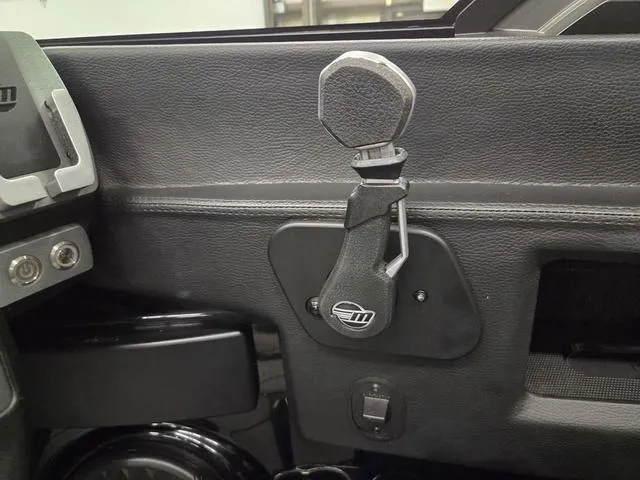 Slide: The Image of Malibu Wakesetter 23 LSV 2022 - 40