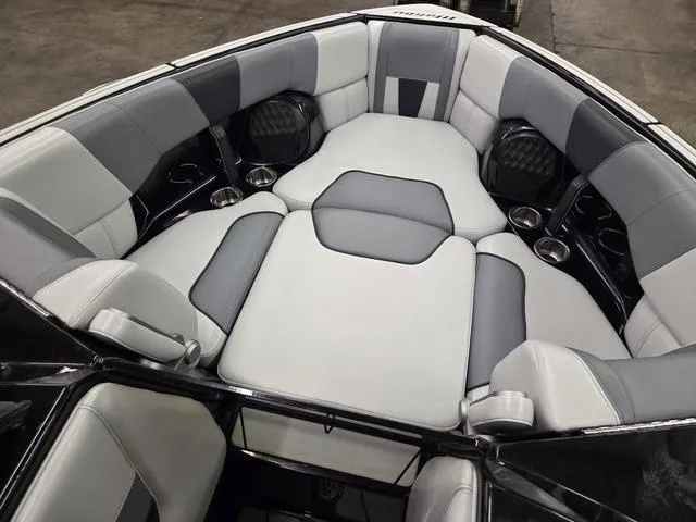 Slide: The Image of Malibu Wakesetter 23 LSV 2022 - 43