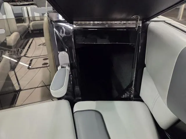 Slide: The Image of Malibu Wakesetter 23 LSV 2022 - 46