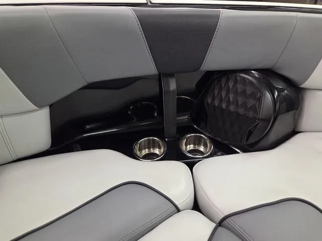 Slide: The Image of Malibu Wakesetter 23 LSV 2022 - 49