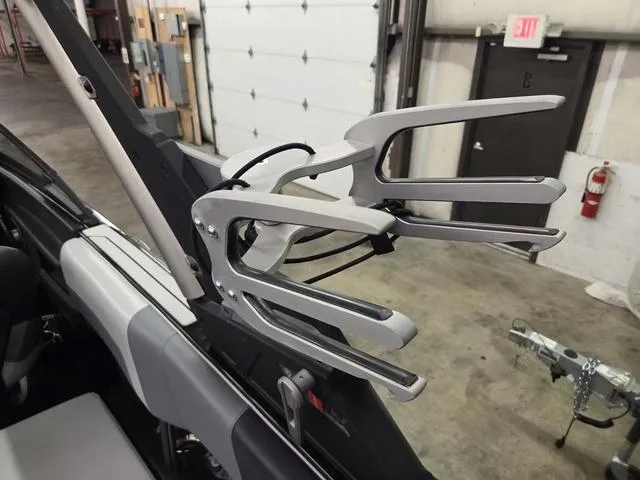 Slide: The Image of Malibu Wakesetter 23 LSV 2022 - 51