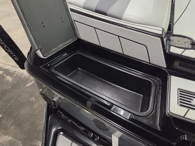 Slide: The Image of Malibu Wakesetter 23 LSV 2022 - 9