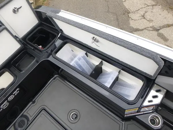 Slide: The Image of 2025 Ranger 622FS Pro boat storage compartments and deck layout. - 17