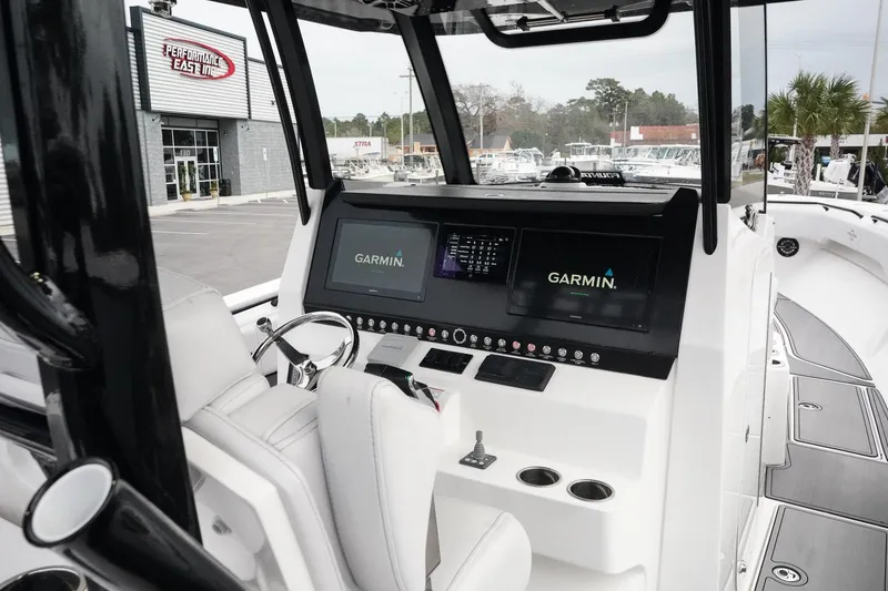 Slide: The Image of Fountain Bluewater 38 Tournament Edition 2023 - 51