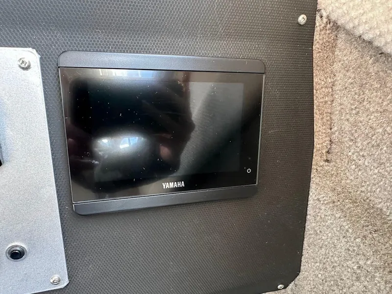 Slide: The Image of Yamaha display screen on 2025 KingFisher 2725 XRS boat interior panel. - 38