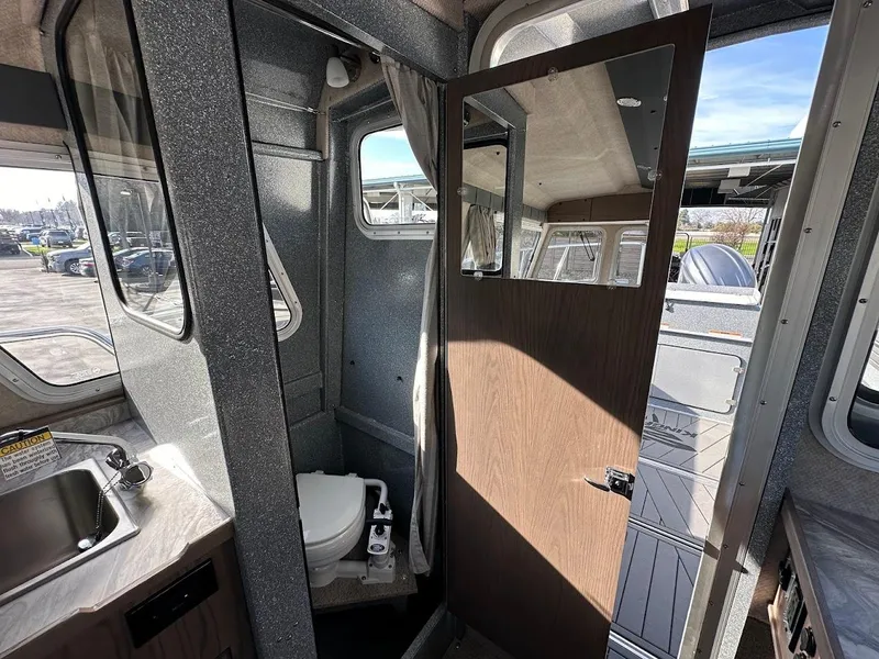 Slide: The Image of Kingfisher 2725 XRS 2025 - 50