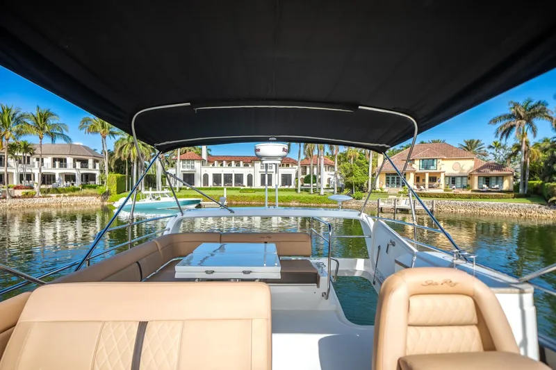 Slide: The Image of Sea Ray 400 Fly 2017 - 40