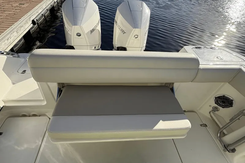 Slide: The Image of Boston Whaler 280 Outrage 2023 - 10