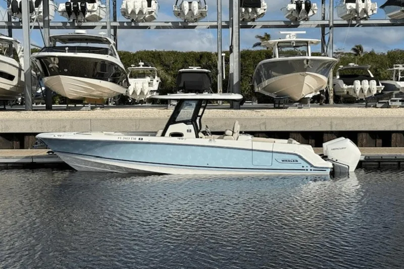 Slide: The Image of Boston Whaler 280 Outrage 2023 - 12