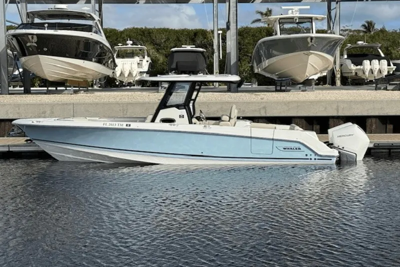 Slide: The Image of Boston Whaler 280 Outrage 2023 - 14