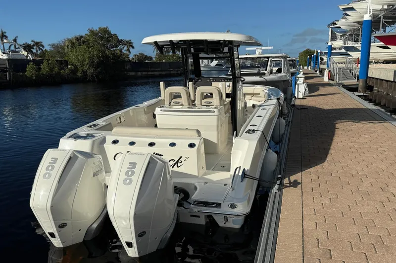 Slide: The Image of Boston Whaler 280 Outrage 2023 - 2