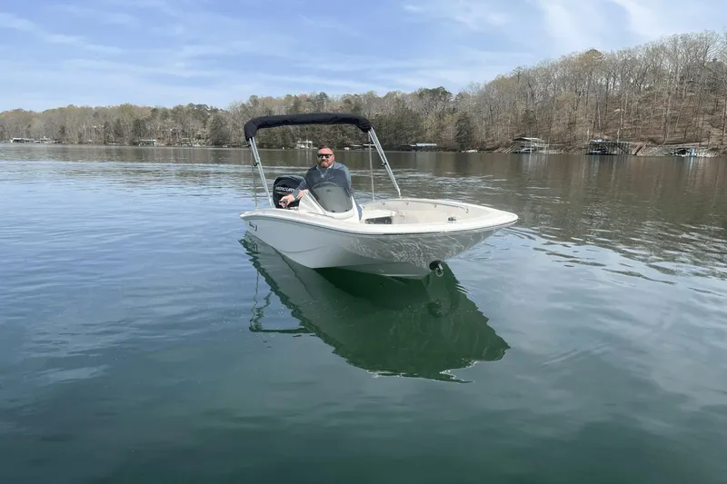 Slide: The Image of Boston Whaler 130 Super Sport 2025 - 8