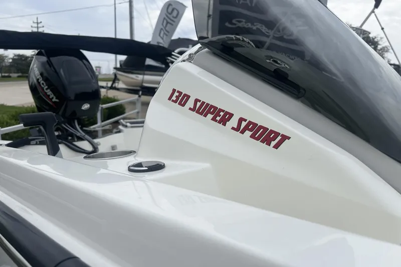 Slide: The Image of Boston Whaler 130 Super Sport 2025 - 19