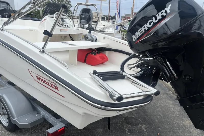 Slide: The Image of Boston Whaler 130 Super Sport 2025 - 2