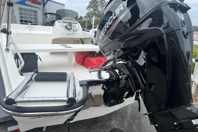 Slide: The Image of Boston Whaler 130 Super Sport 2025 - 22