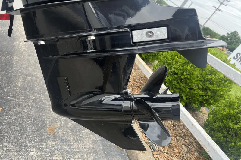 Slide: The Image of Boston Whaler 130 Super Sport 2025 - 23