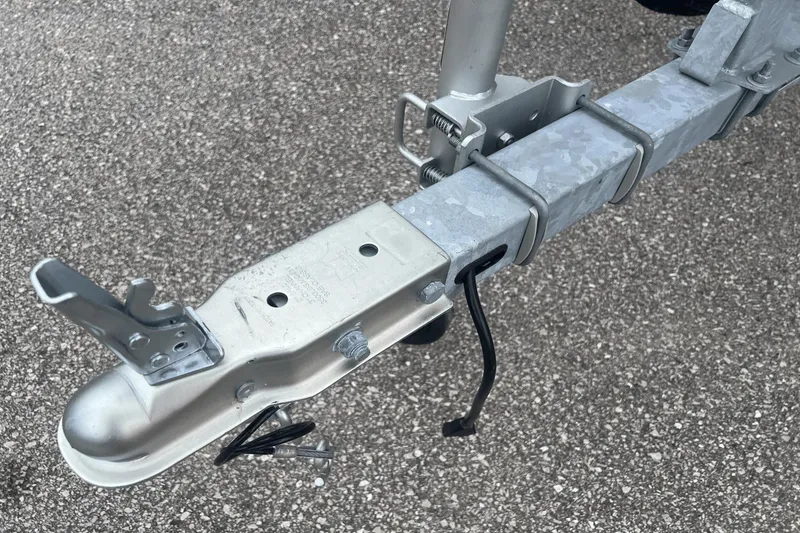 Slide: The Image of Boston Whaler 130 Super Sport 2025 - 25