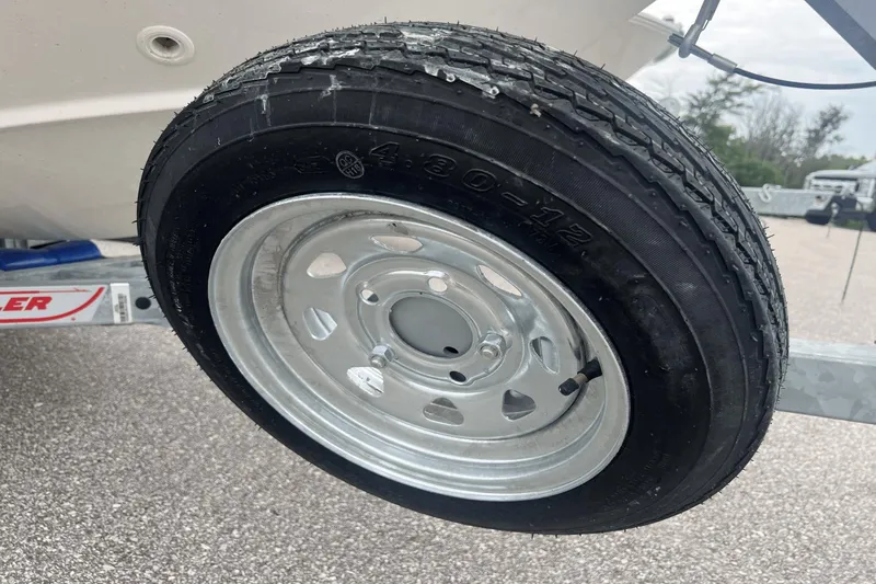 Slide: The Image of Boston Whaler 130 Super Sport 2025 - 26