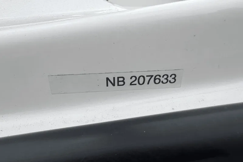 Slide: The Image of Boston Whaler 130 Super Sport 2025 - 28