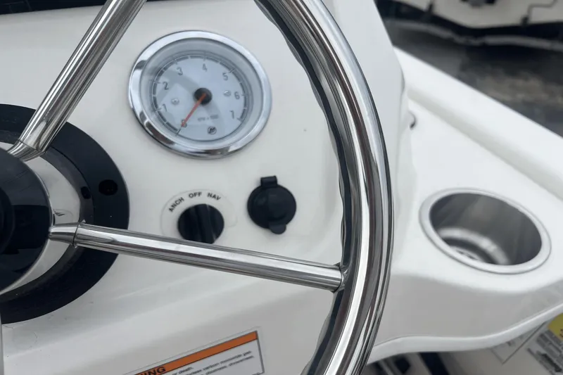 Slide: The Image of Boston Whaler 130 Super Sport 2025 - 6