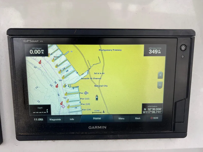 Slide: The Image of Zodiac Pro 5.5 boat engine, 115 horsepower, ultra-low emissions, 2020 model. - 15